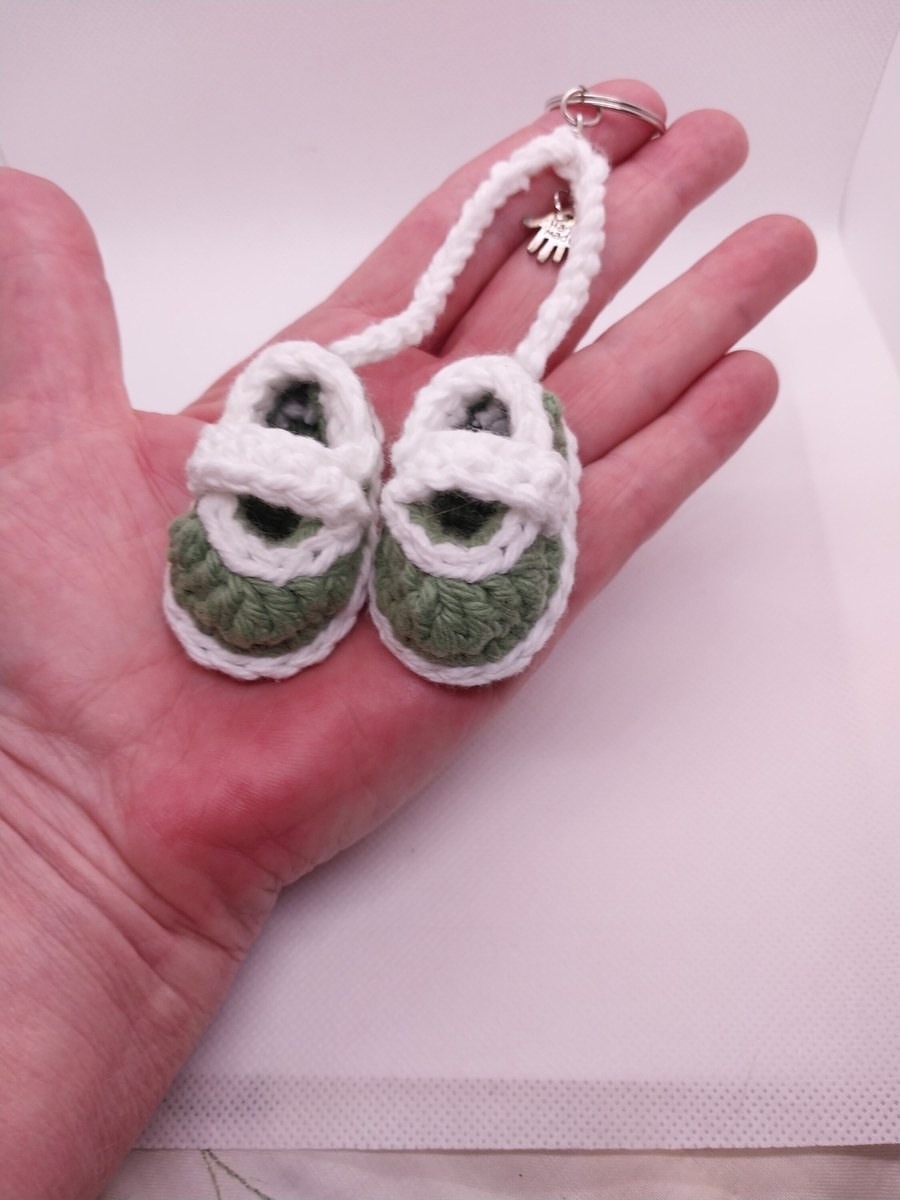 Tiny Toes Keepsake: Baby Shoe Keychain, view 3