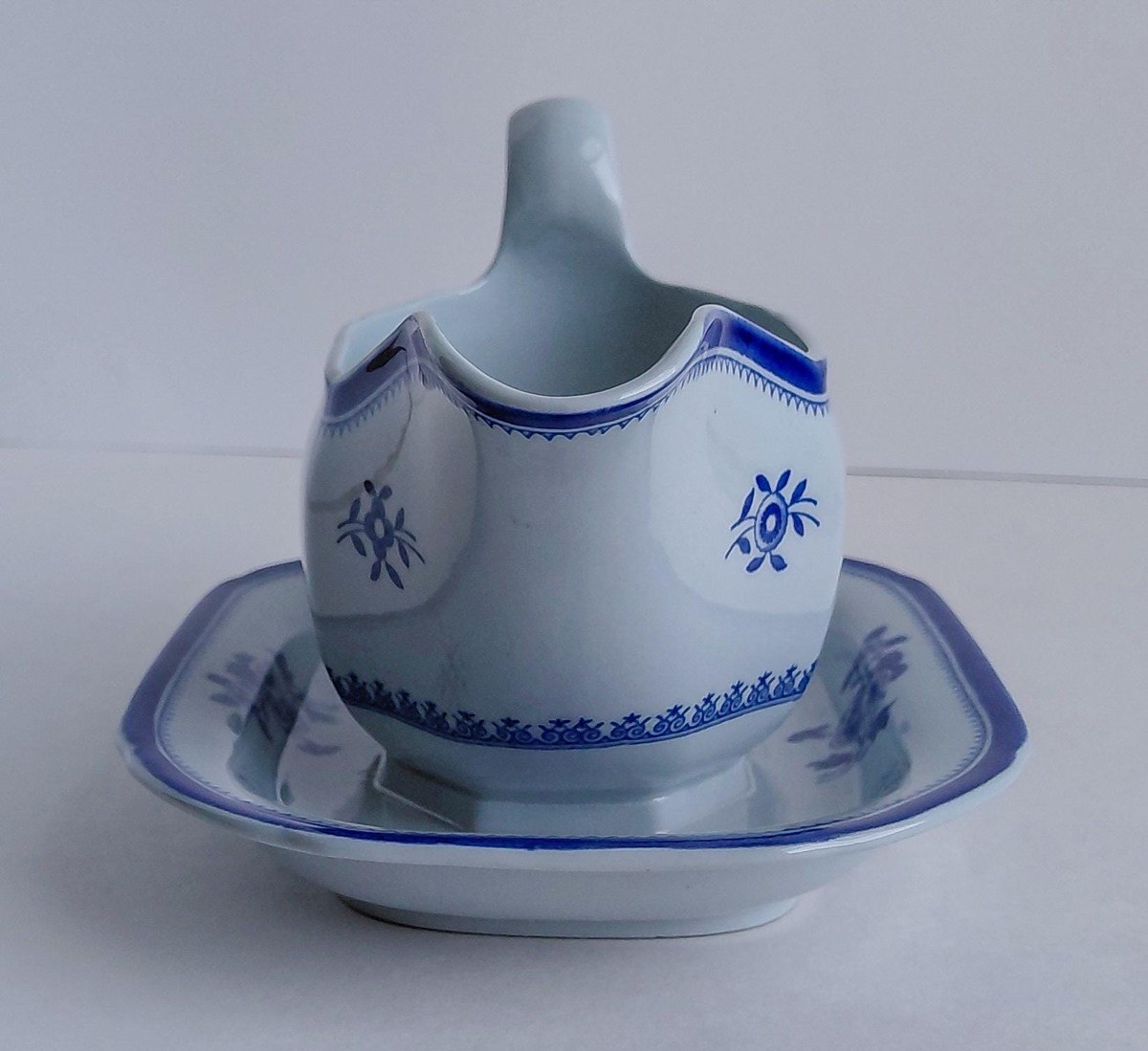 Vintage Spode Gloucester Blue Gravy Boat England Blue White Transferware Attached Underplate Chinoiserie Serving Piece, view 2