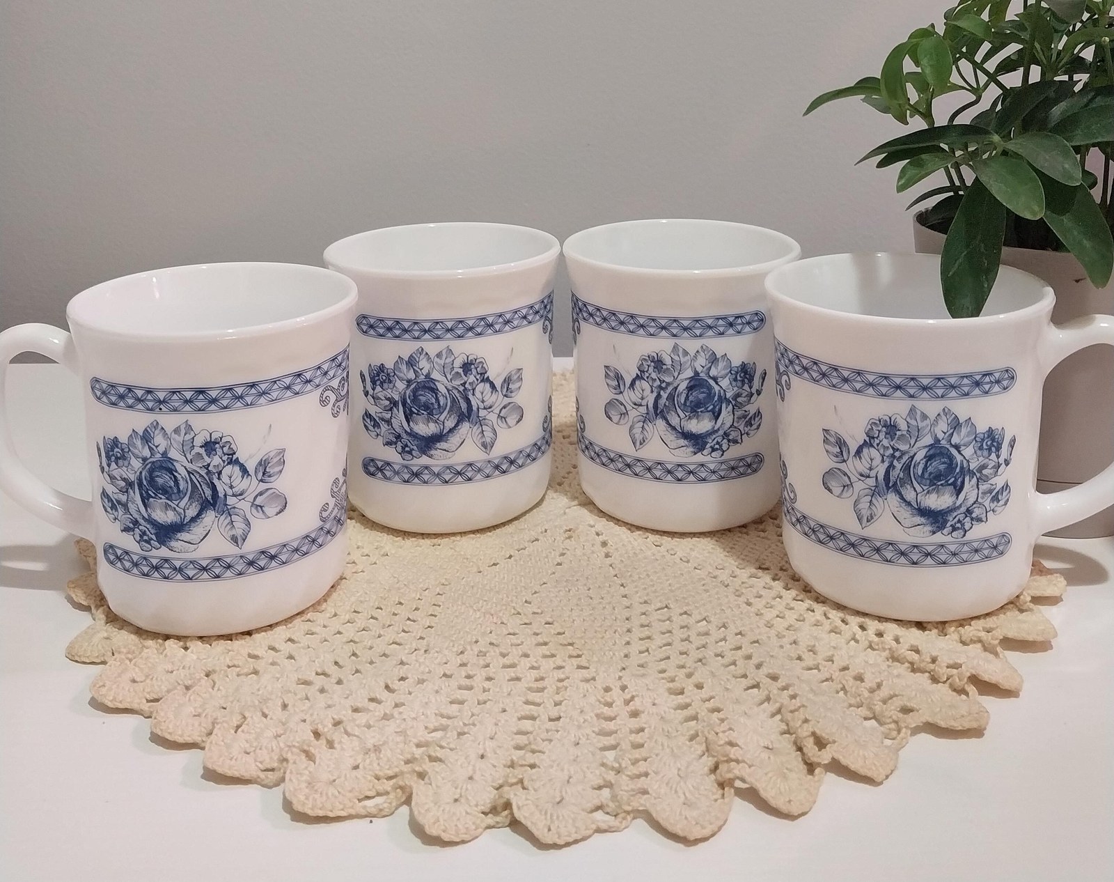 Vintage Arcopal Honorine Coffee Cups - Set of 4 French Opaline Glass
