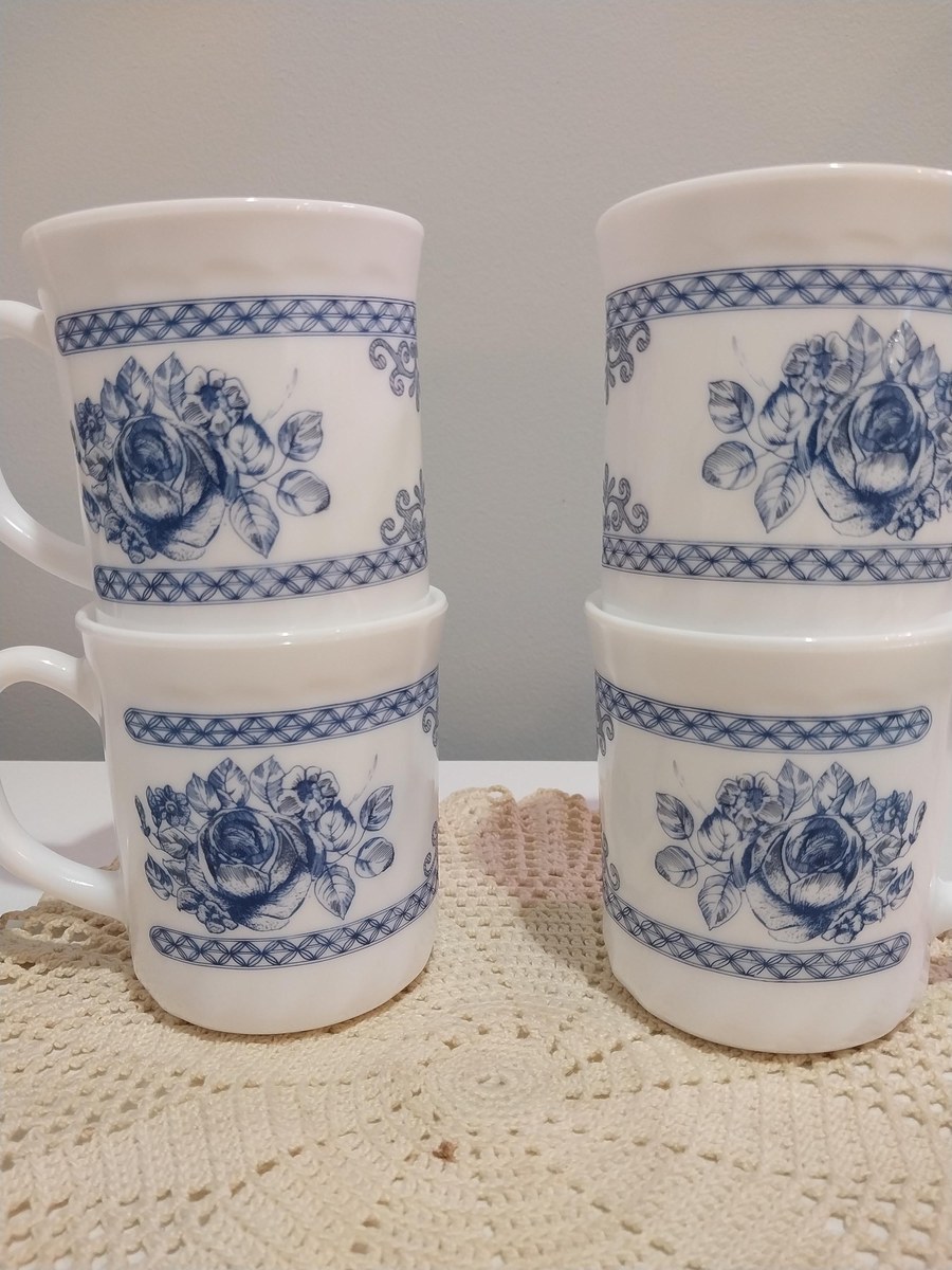 Vintage Arcopal Honorine Coffee Cups - Set of 4 French Opaline Glass, view 4