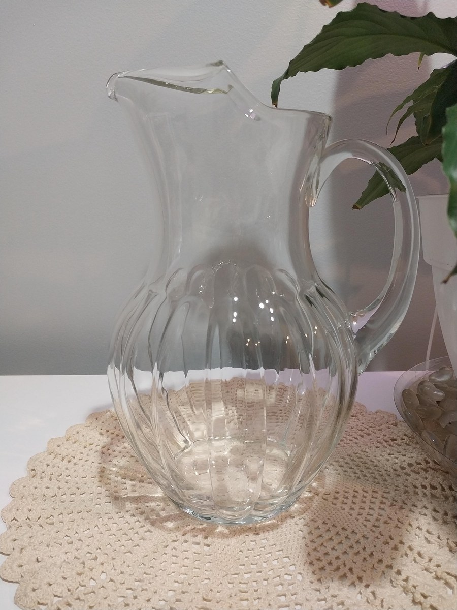 Mid-Century Modern Ribbed Glass Pitcher: 76 oz Retro Barware, view 7