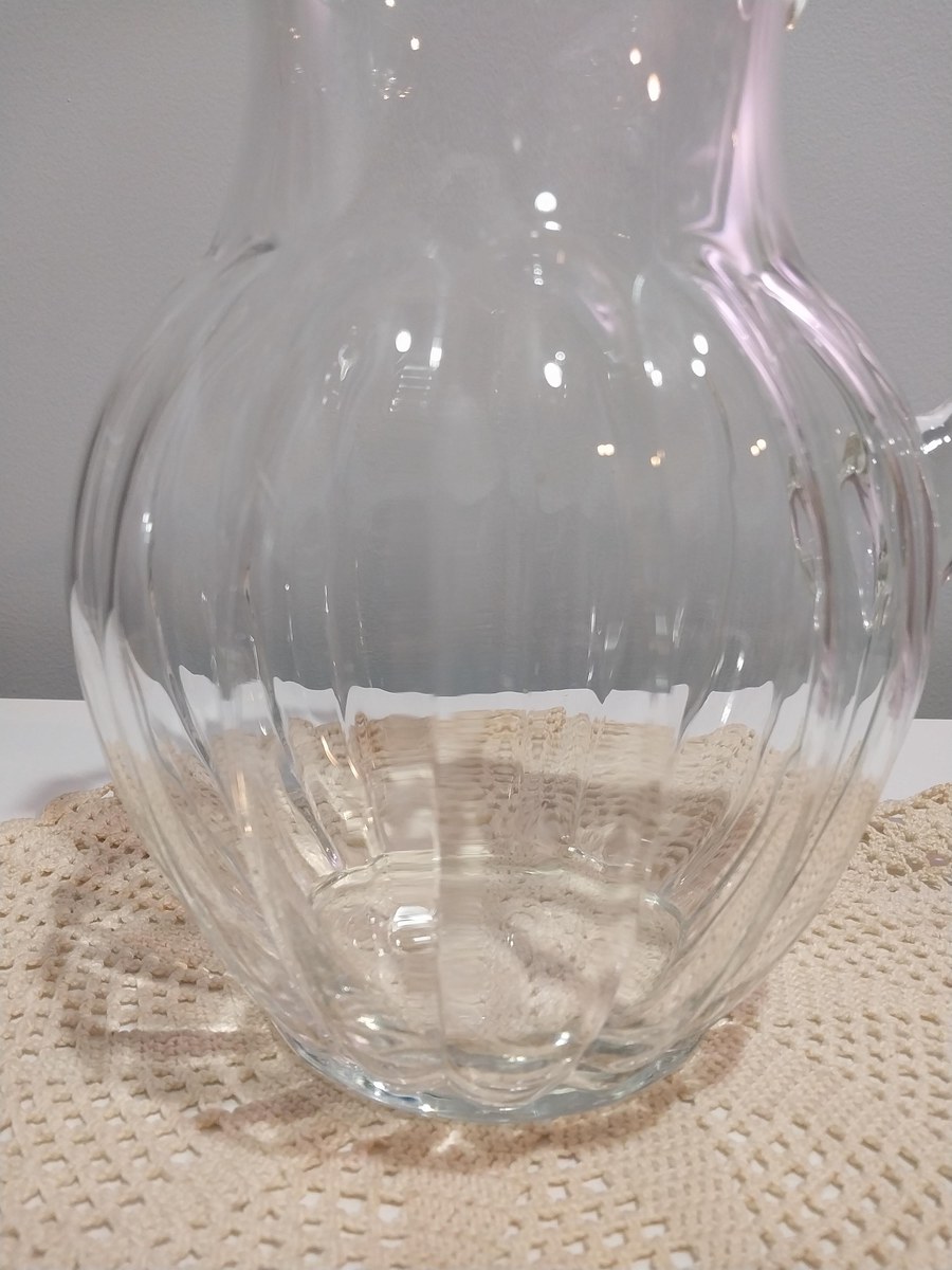 Mid-Century Modern Ribbed Glass Pitcher: 76 oz Retro Barware, view 8