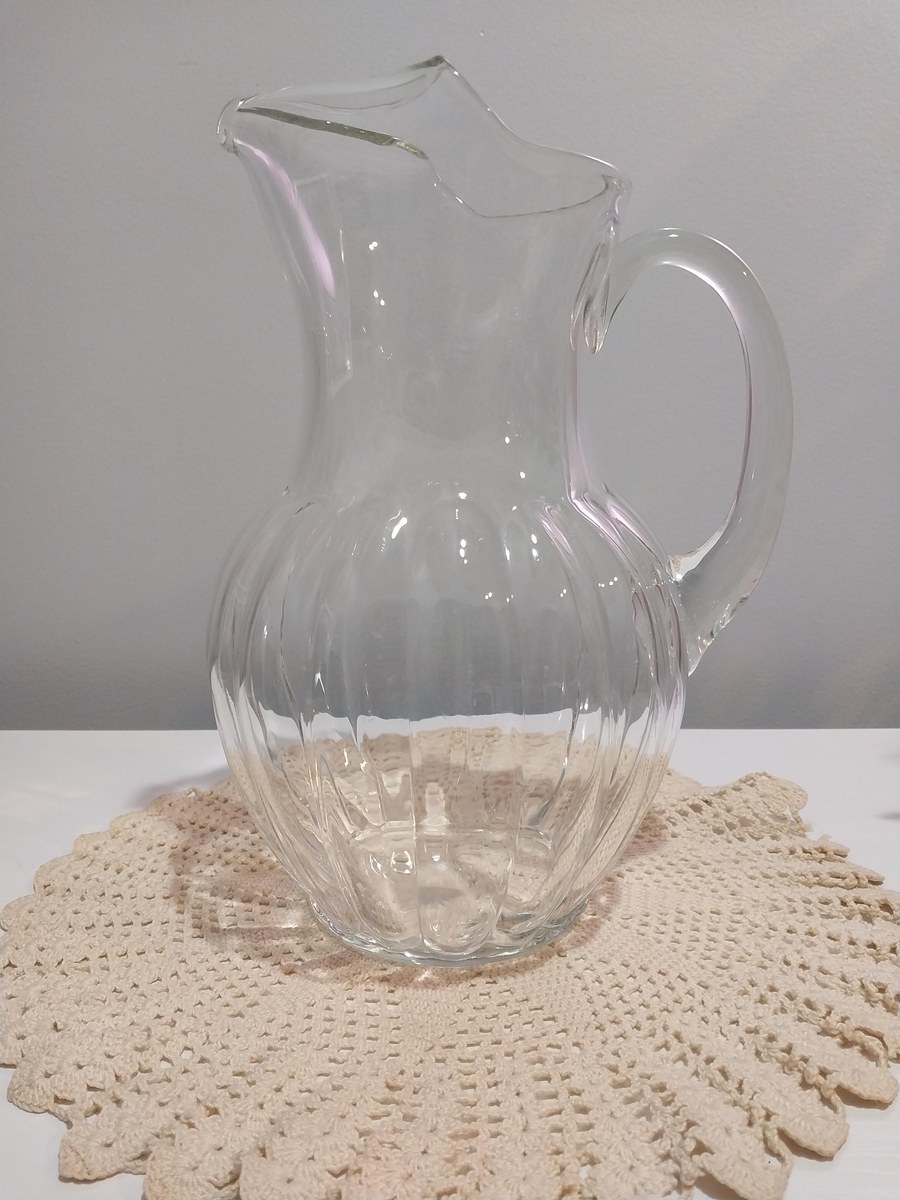 Mid-Century Modern Ribbed Glass Pitcher: 76 oz Retro Barware, view 9