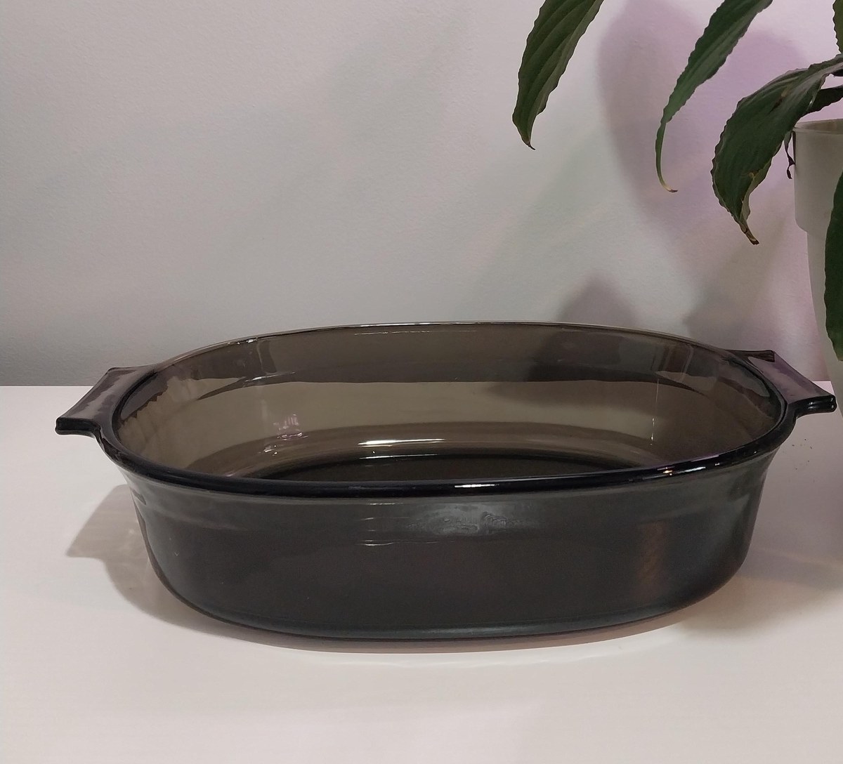 Vintage Pyrex Smokey Brown Casserole: 2 Quart Oval Glass Baking Dish, view 5