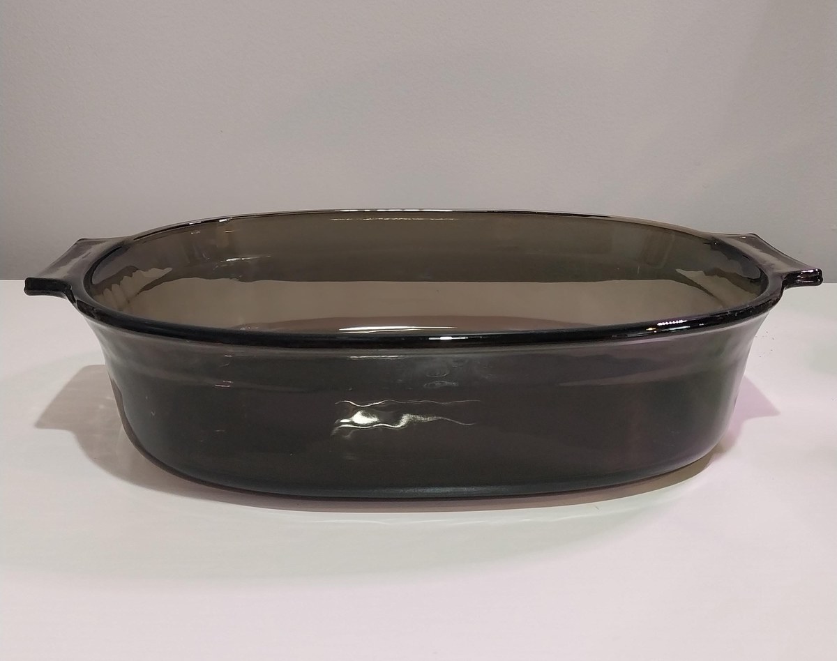 Vintage Pyrex Smokey Brown Casserole: 2 Quart Oval Glass Baking Dish, view 7