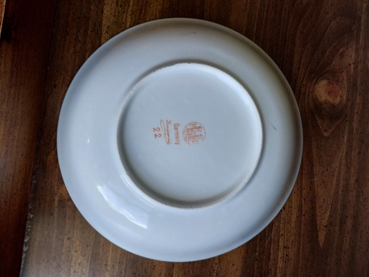 Vintage PV Vessra Porcelain Bowl: Hand-Painted Pink Poppies, Gold Trim, view 4