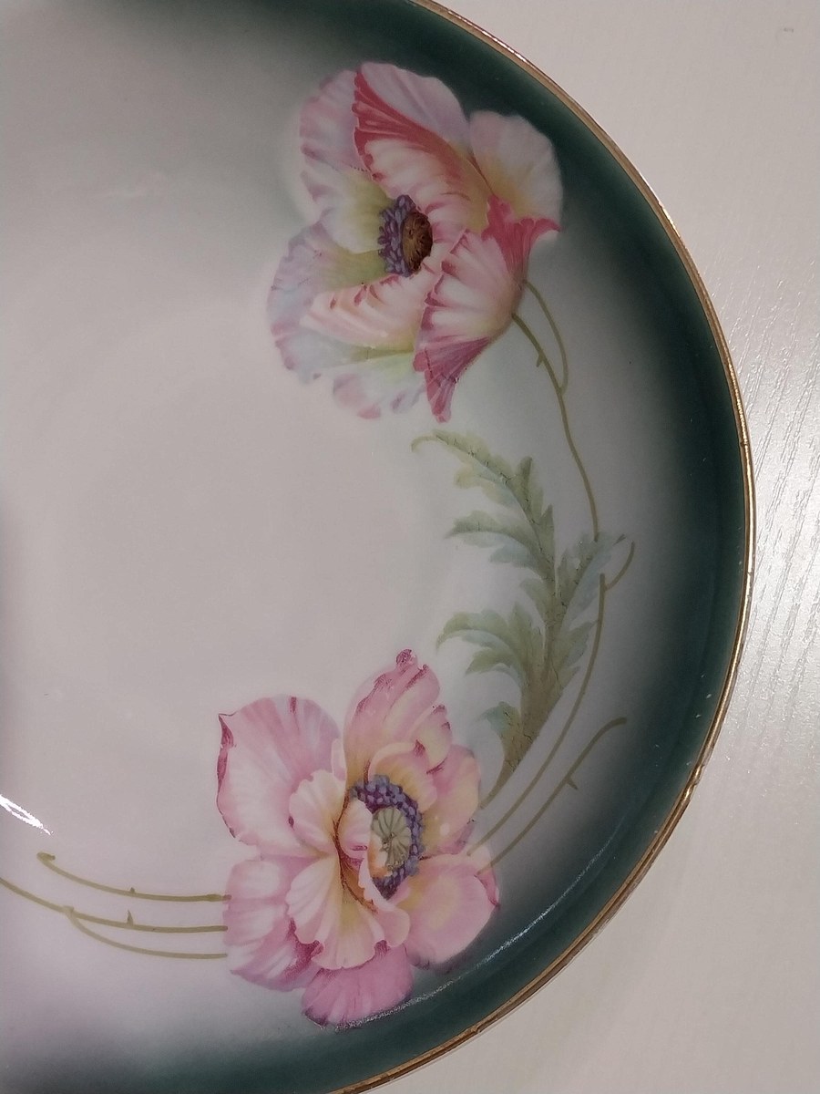 Vintage PV Vessra Porcelain Bowl: Hand-Painted Pink Poppies, Gold Trim, view 7