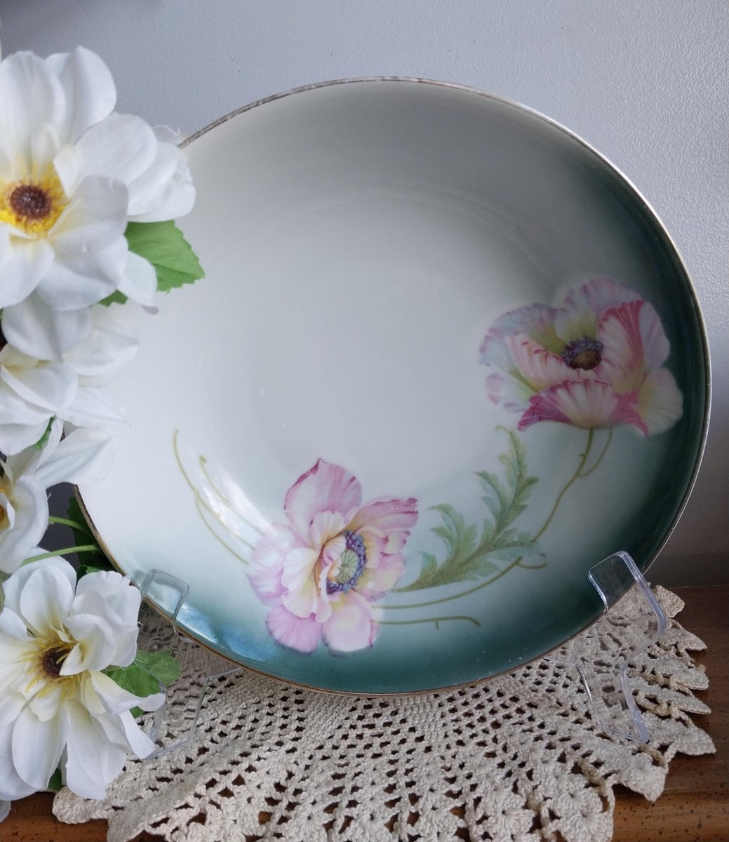 Vintage PV Vessra Porcelain Bowl: Hand-Painted Pink Poppies, Gold Trim, view 8