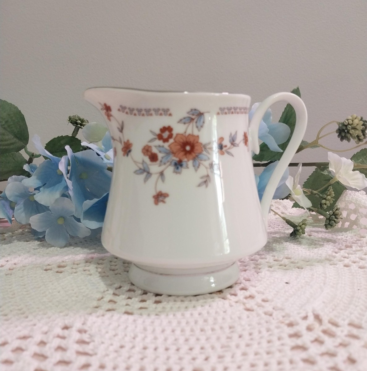 Vintage Dynasty Fine China Creamer & Sugar Bowl Set: Copenhagen Floral, 1980s, view 2