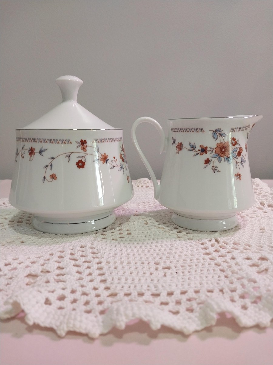 Vintage Dynasty Fine China Creamer & Sugar Bowl Set: Copenhagen Floral, 1980s, view 5