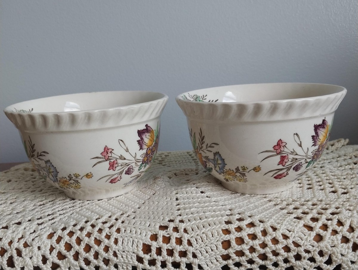 Vintage Johnson Bros Tea Cup & Saucer Sets: Garden Bouquet Windsor Ware, view 10