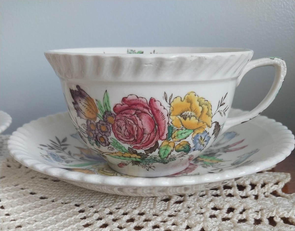 Vintage Johnson Bros Tea Cup & Saucer Sets: Garden Bouquet Windsor Ware, view 4