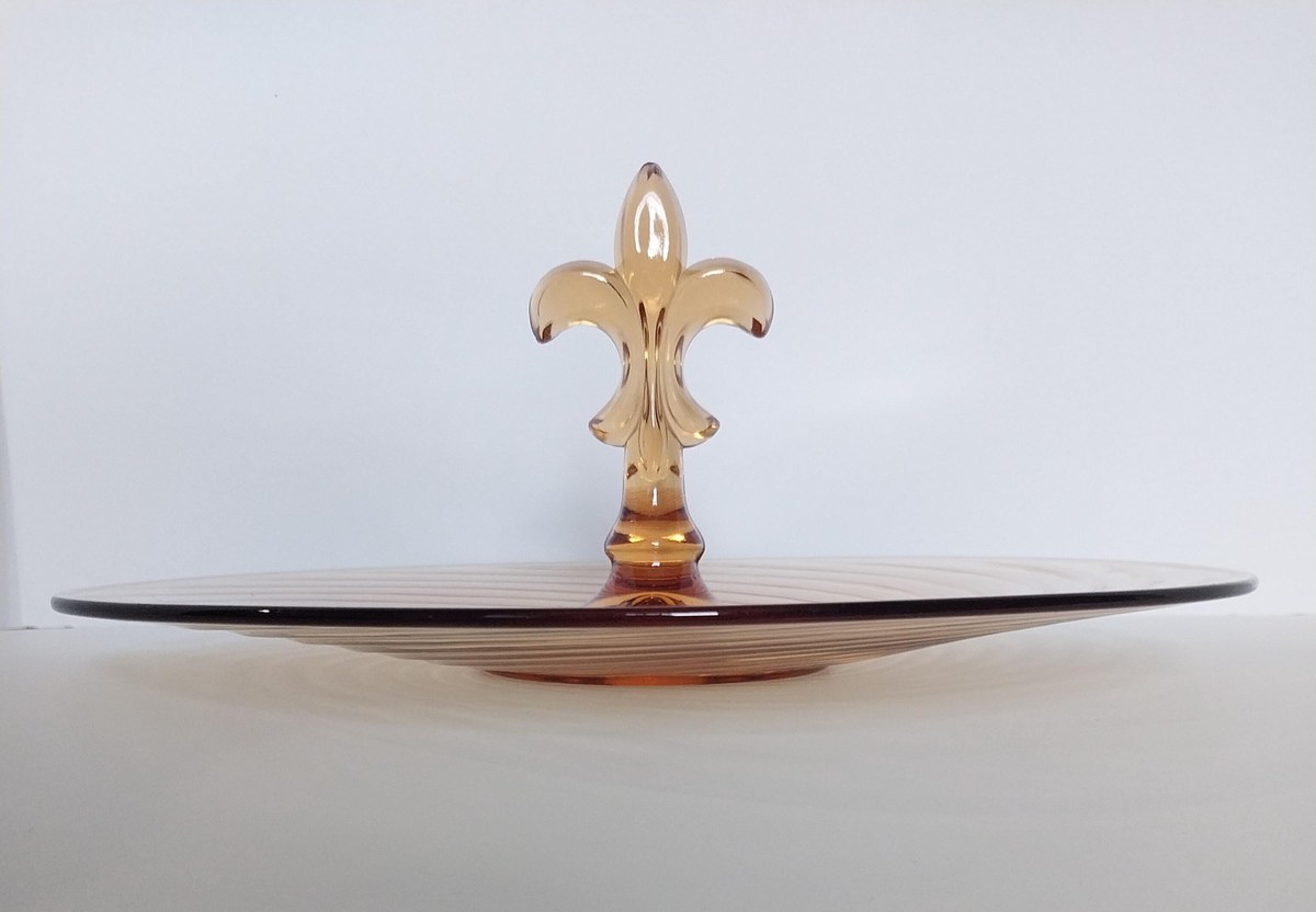 1930s French Amber Swirl Glass Serving Plate: Fleur-de-Lis Art Deco Centerpiece, view 2