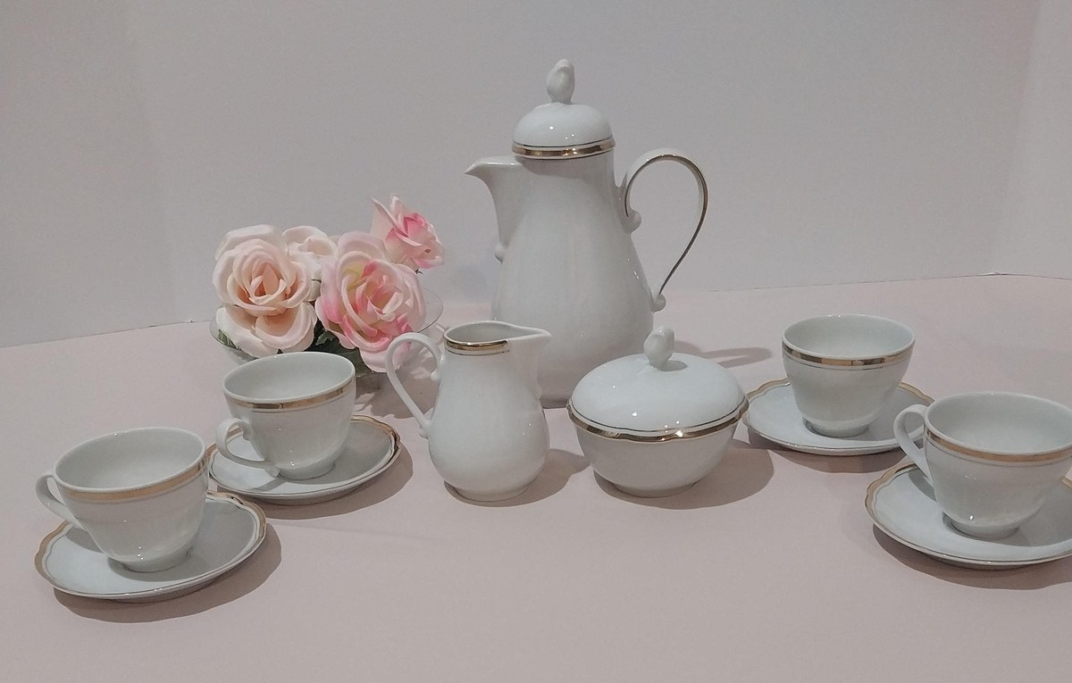 Vintage Kahla GDR Demitasse Set: White Porcelain, Gold Trim, view 2