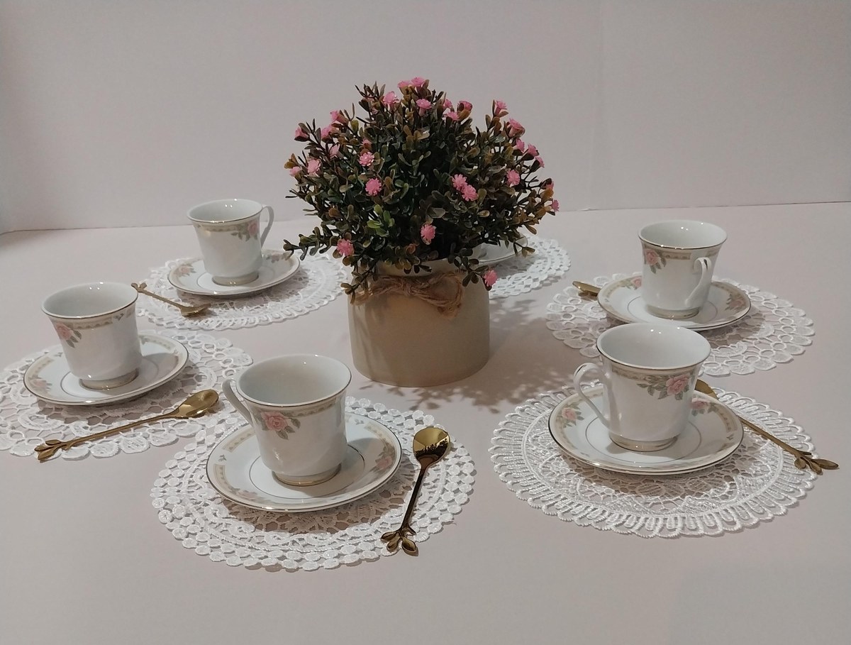 1950s Lynn's Fine China Demitasse Set: Rose Pattern Espresso Cups, view 3