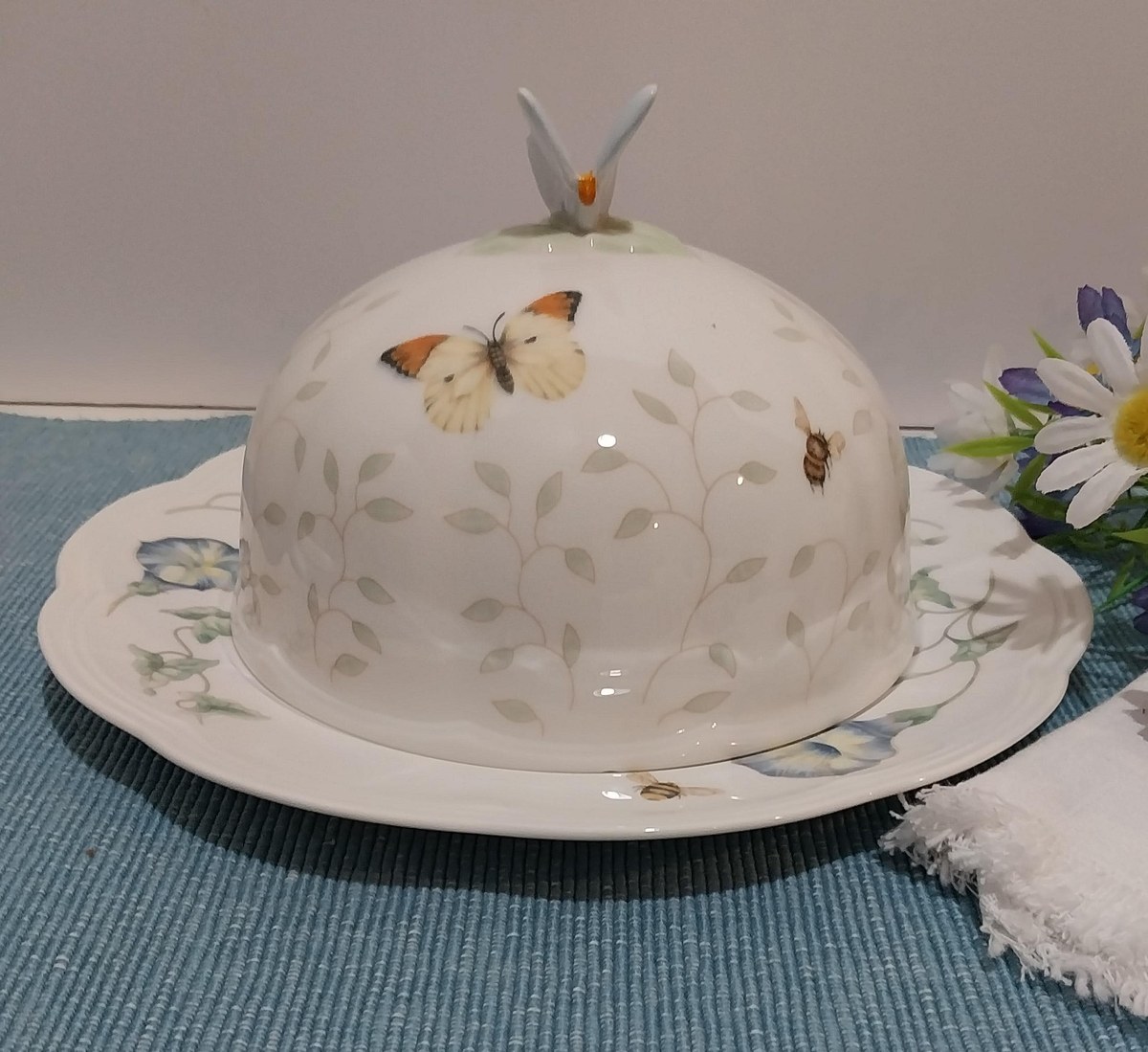 Lenox Butterfly Meadow Butter Dish: Louise Le Luyer Porcelain, Mint, view 2