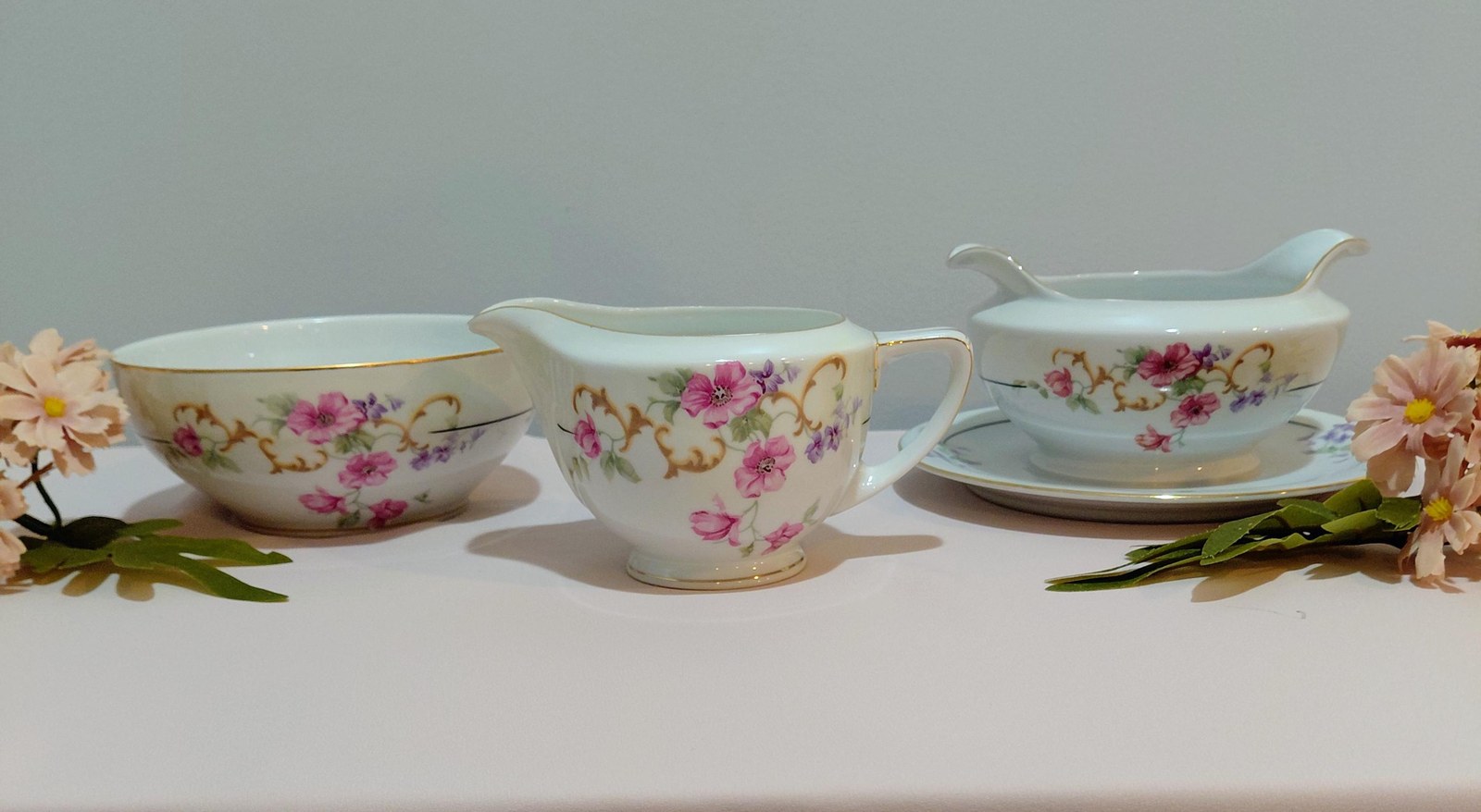 TK Thun Bohemia Edna Gravy Boat Bowl Creamer Czech Porcelain 1918-1939 Floral Gold Trim