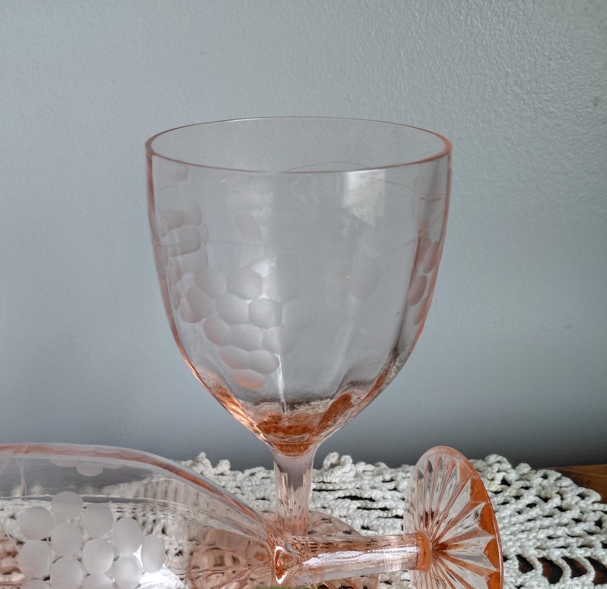 Antique Pink Depression Glass Grape Etched Wine Goblets Set, view 12
