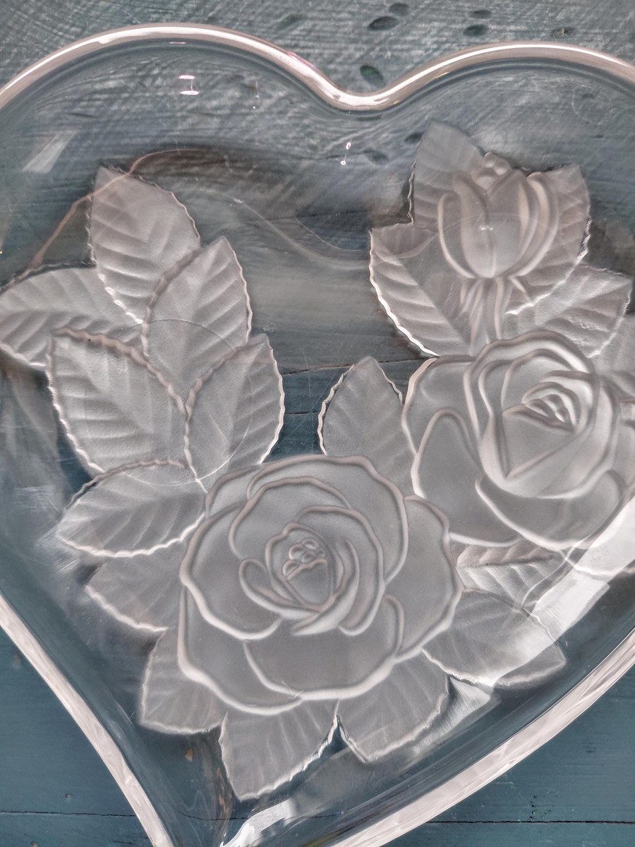 Vintage Studio Nova Winter Rose Heart Tray, Frosted Glass Trinket Dish, view 9