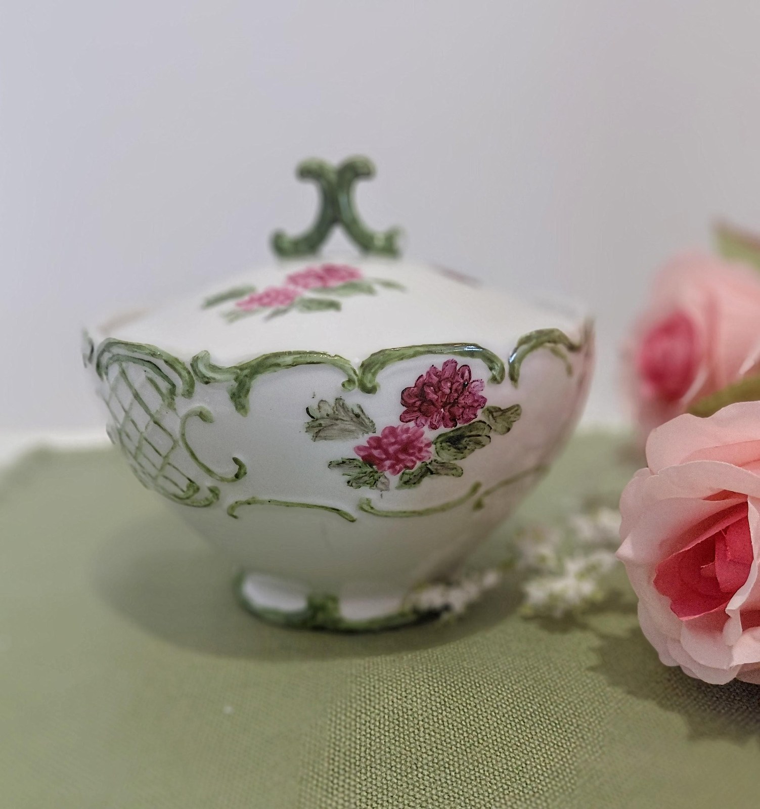 19th Century Floral porcelain Lidded Display bowl