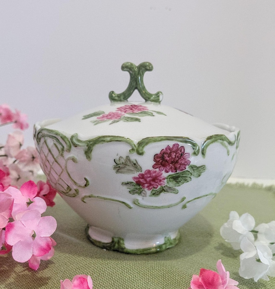 19th Century Floral porcelain Lidded Display bowl, view 13