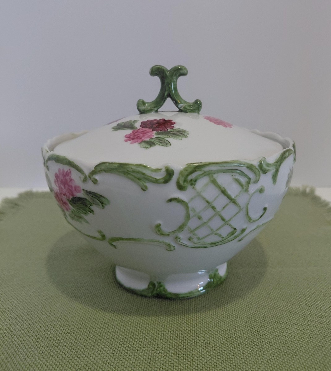 19th Century Floral porcelain Lidded Display bowl, view 14