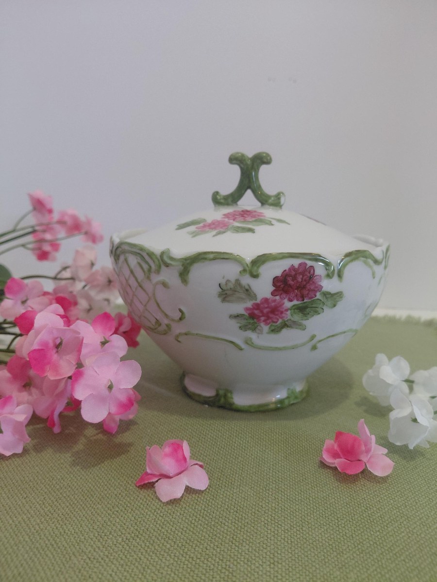 19th Century Floral porcelain Lidded Display bowl, view 18