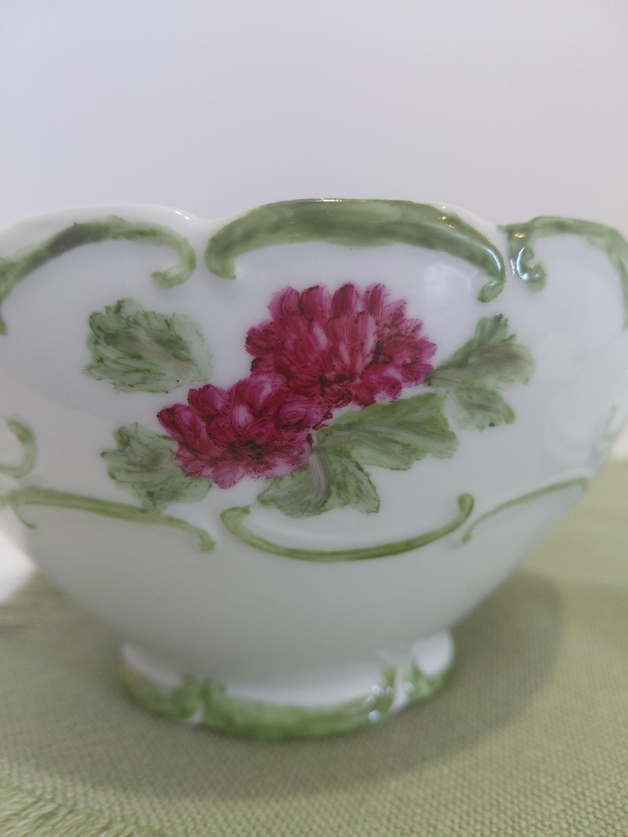 19th Century Floral porcelain Lidded Display bowl, view 4