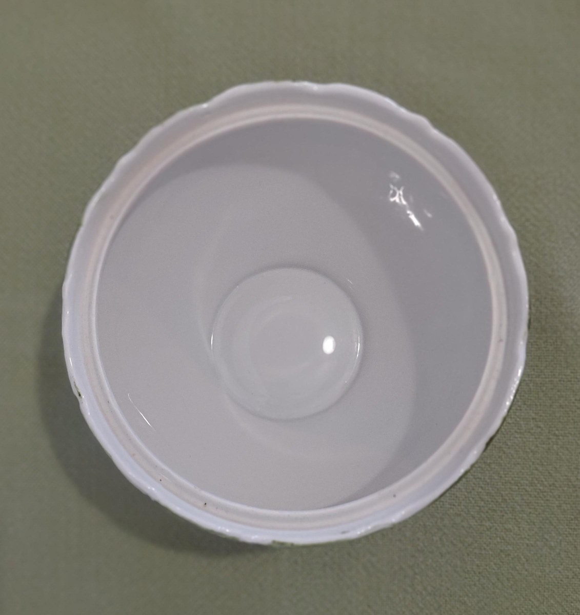 19th Century Floral porcelain Lidded Display bowl, view 6