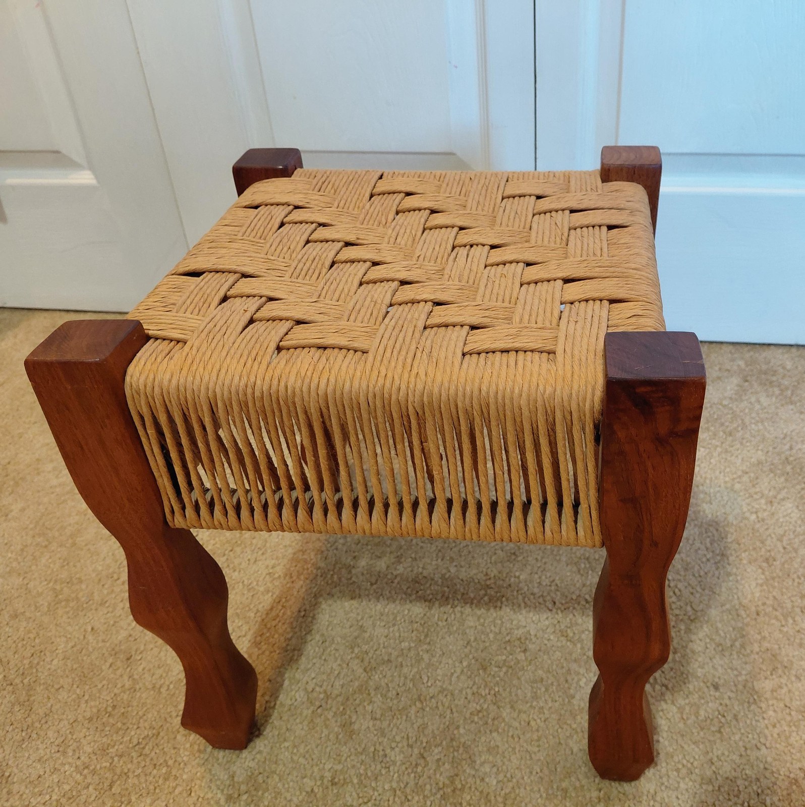 1970s Bluegrass Oakwood Handwoven Rush Footstool - Vintage Solid Oak Farmhouse Riser