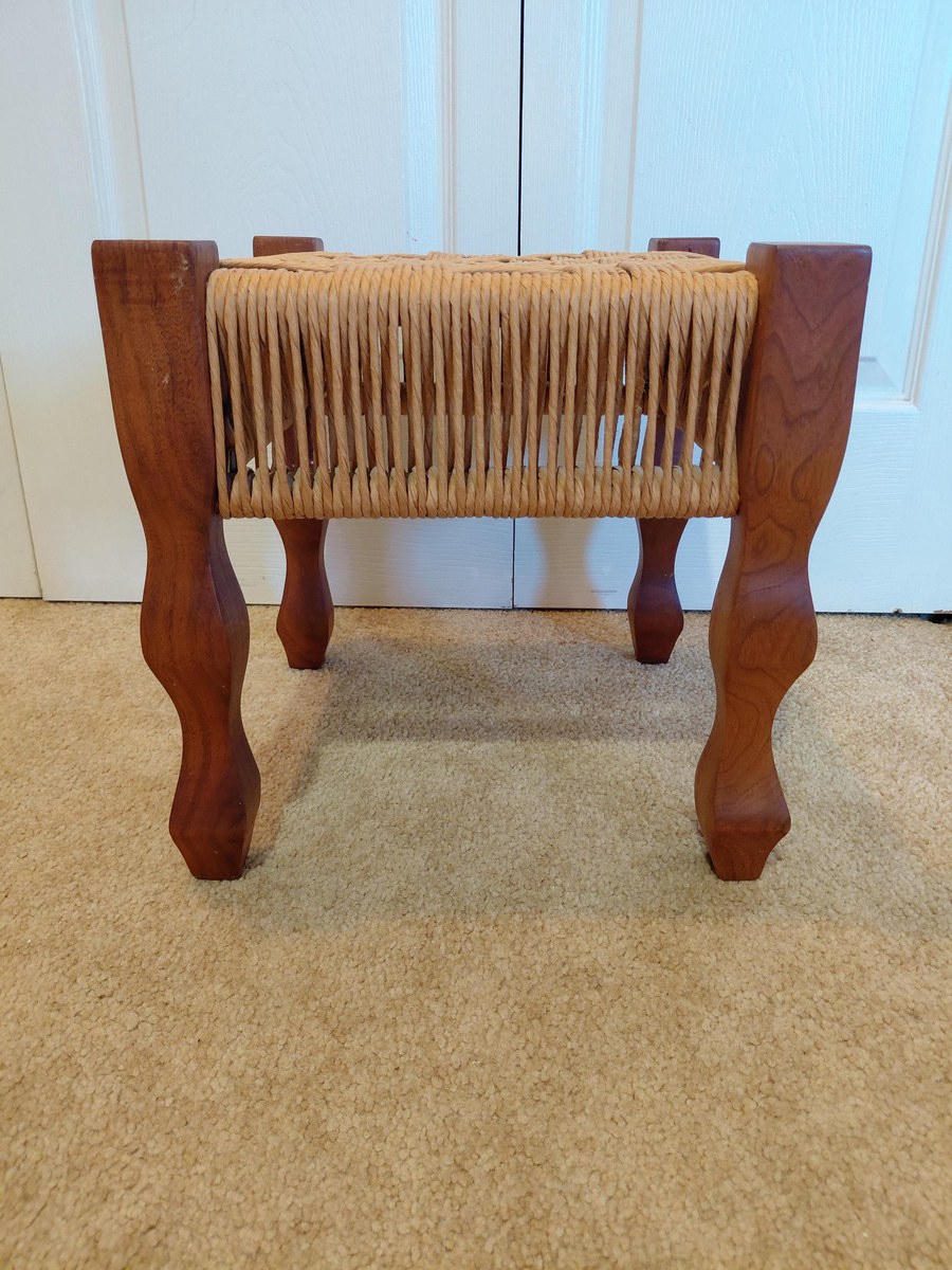 1970s Bluegrass Oakwood Handwoven Rush Footstool - Vintage Solid Oak Farmhouse Riser, view 18