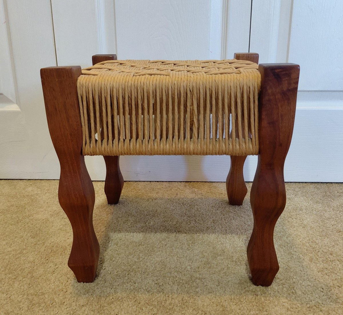 1970s Bluegrass Oakwood Handwoven Rush Footstool - Vintage Solid Oak Farmhouse Riser, view 2