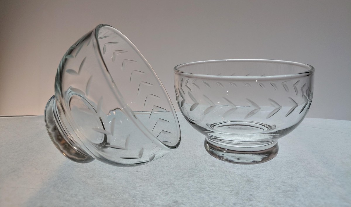 1960s Anchor Hocking Etched Laurel Leaf Sherbet Bowls Set, view 3