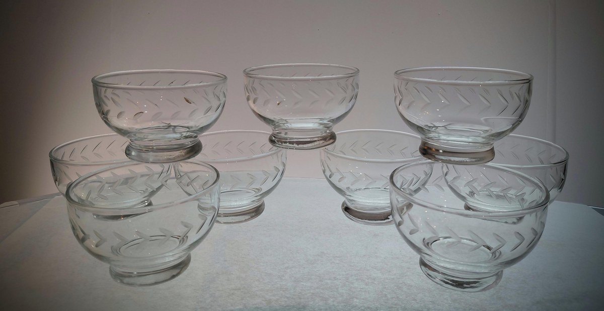 1960s Anchor Hocking Etched Laurel Leaf Sherbet Bowls Set, view 4