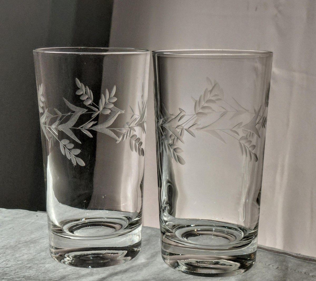 Vintage Javit Etched Leaf Tumblers Set of 3 MCM Acid Etched Glassware, view 12