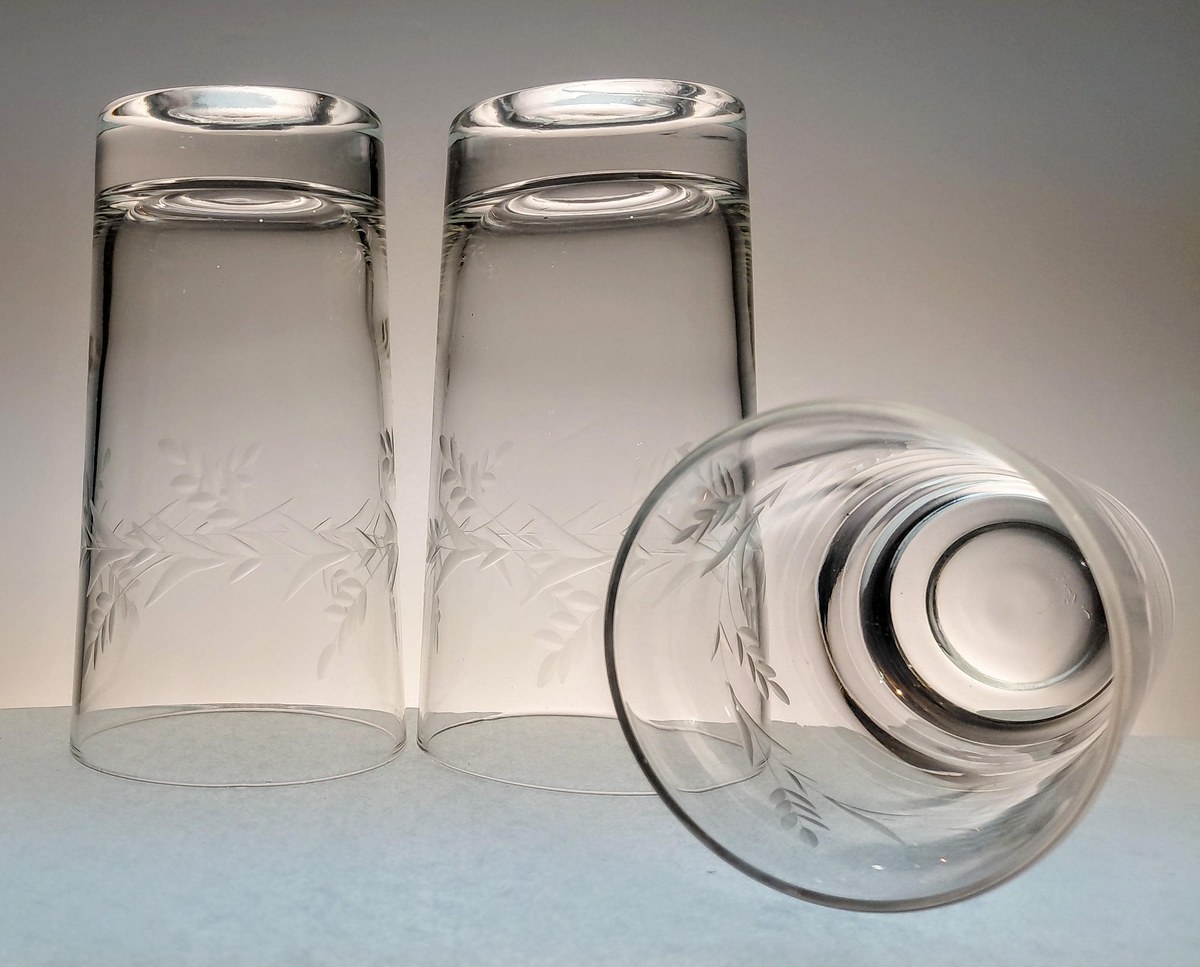 Vintage Javit Etched Leaf Tumblers Set of 3 MCM Acid Etched Glassware, view 9
