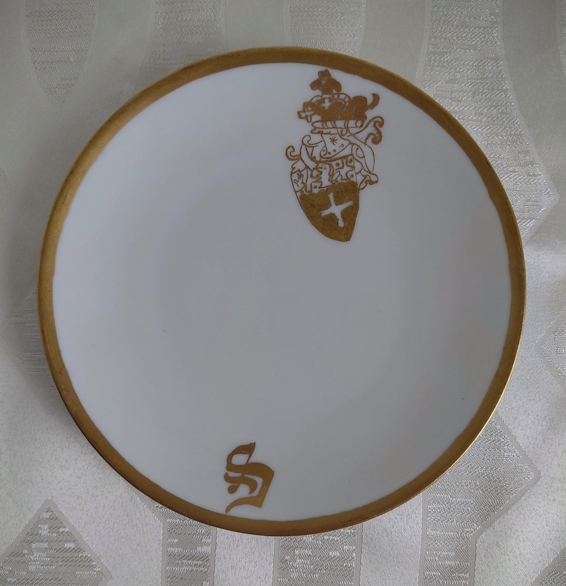 Vintage Weimar Germany Bone China Tea Set Hand Painted Heraldic Crest Gold Gilt Cups Saucers Dessert Plates Mid Century, view 10