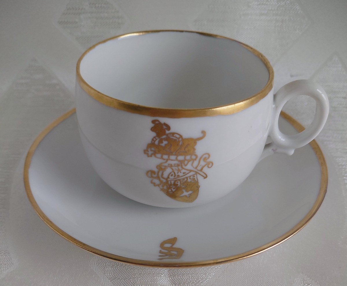 Vintage Weimar Germany Bone China Tea Set Hand Painted Heraldic Crest Gold Gilt Cups Saucers Dessert Plates Mid Century, view 2