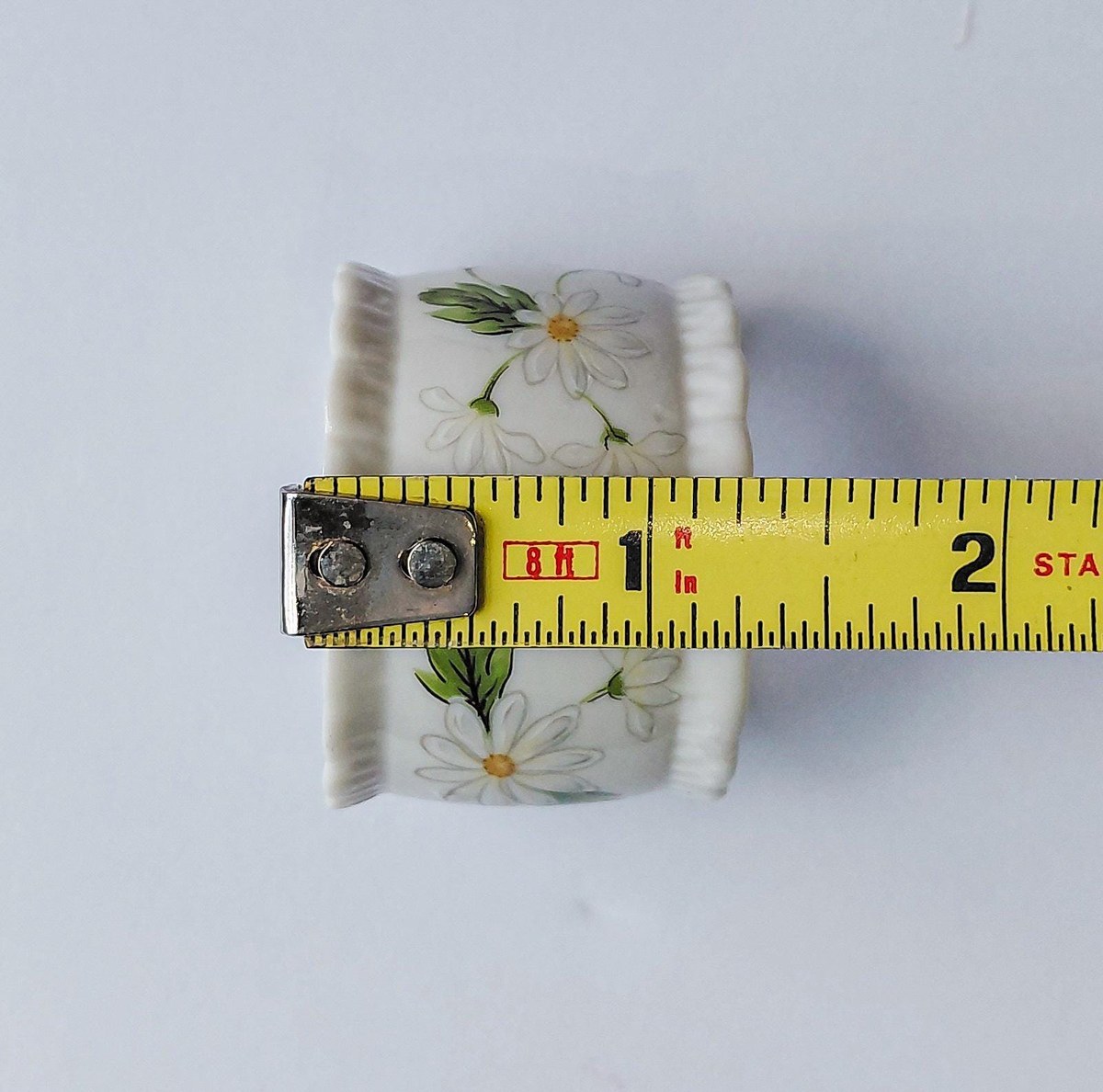 Lefton Daisy Napkin Rings Set of 4, Vintage 1976 Hand Painted Japan Porcelain, Cottagecore Spring Table Decor, view 10