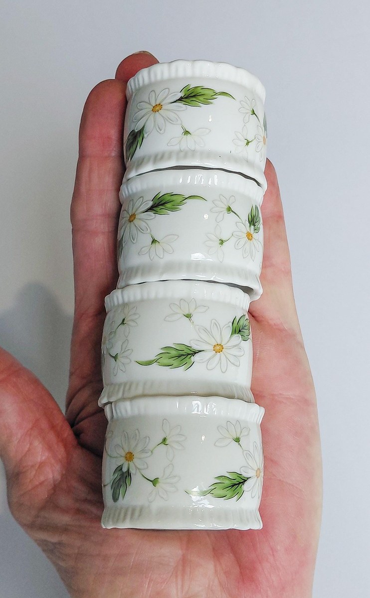 Lefton Daisy Napkin Rings Set of 4, Vintage 1976 Hand Painted Japan Porcelain, Cottagecore Spring Table Decor, view 15