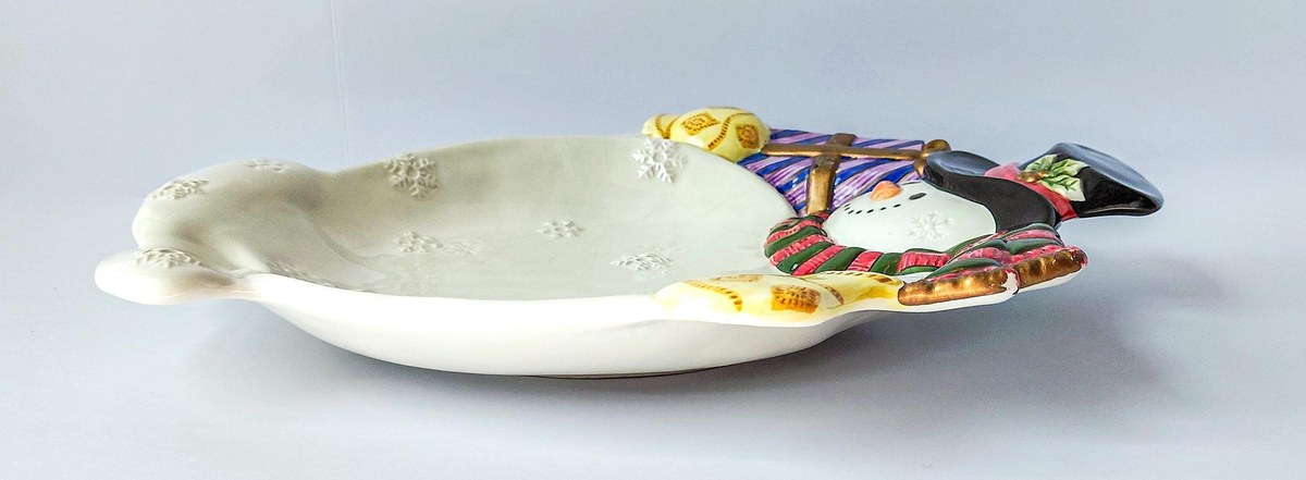 Fitz & Floyd Frosty Folks Snowman Platter, Vintage 1990s Christmas Wall Hanging Cookie Tray Gift, 14.5 Inch, view 3
