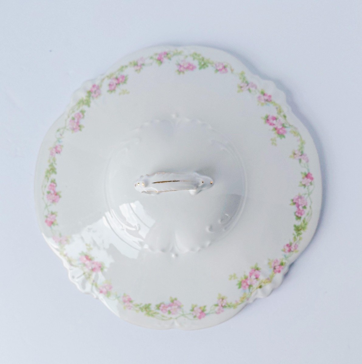 Habsburg HAB95 Round Covered Vegetable Bowl, Antique Austrian Porcelain Pink Floral Serving Bowl, 1892-1909 China, view 5