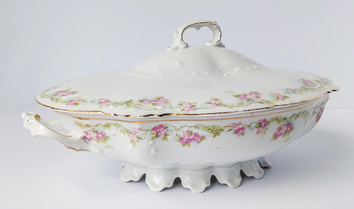 Habsburg HAB95 Oval Covered Vegetable Bowl, Antique Austrian Porcelain Pink Floral Serving Dish, 1892-1909 Victorian, view 2