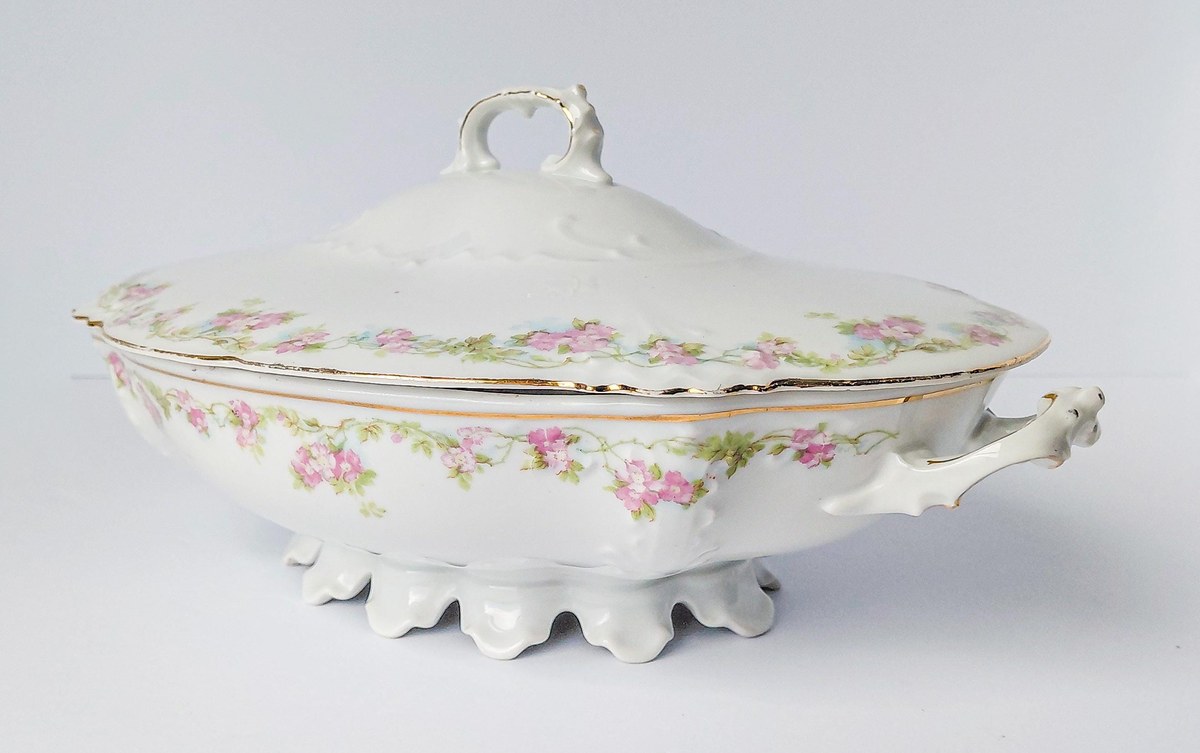 Habsburg HAB95 Oval Covered Vegetable Bowl, Antique Austrian Porcelain Pink Floral Serving Dish, 1892-1909 Victorian, view 3