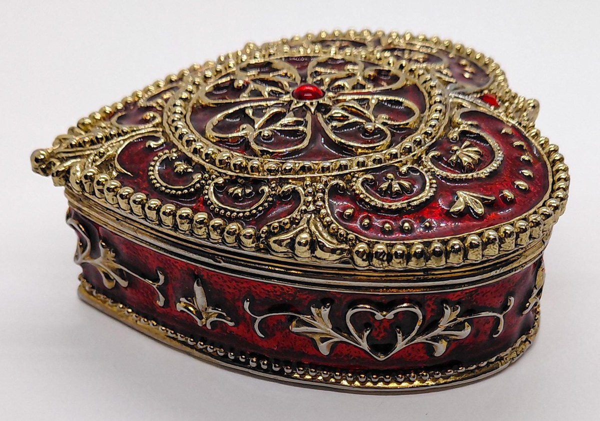 Brass Heart Trinket Box, Vintage Ruby Red Enamel Filigree Jewelry Box, Romantic Vanity Ring Box Gift for Her, view 16