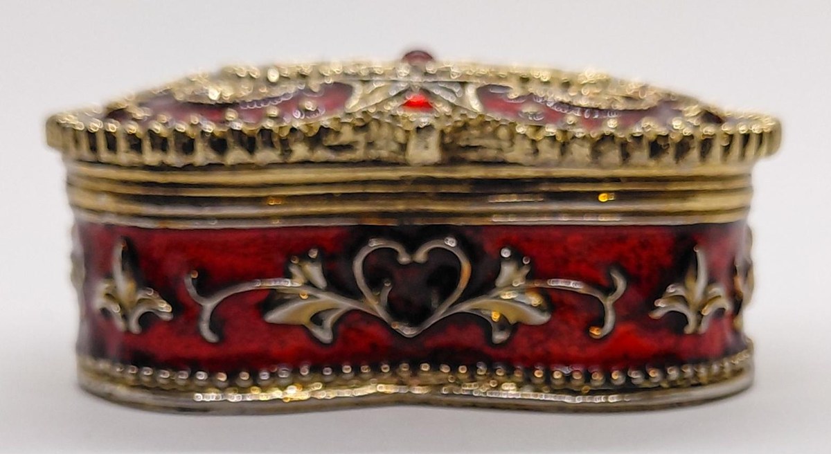 Brass Heart Trinket Box, Vintage Ruby Red Enamel Filigree Jewelry Box, Romantic Vanity Ring Box Gift for Her, view 9