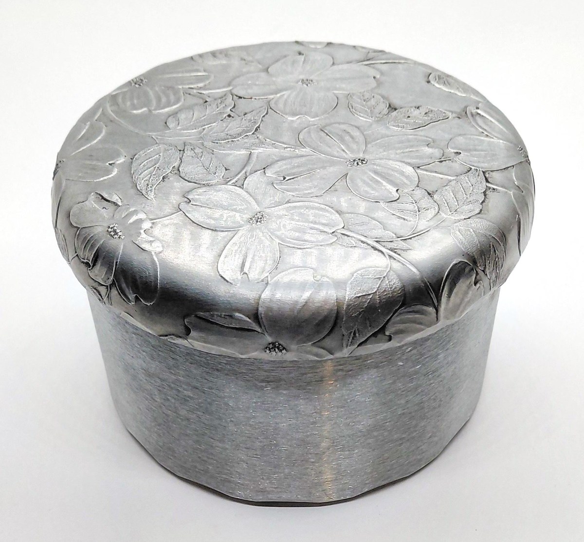 Wendell August Forge Dogwood Trinket Box, Vintage Hand Hammered Aluminum Jewelry Box, 1990s Repousse Keepsake, view 2