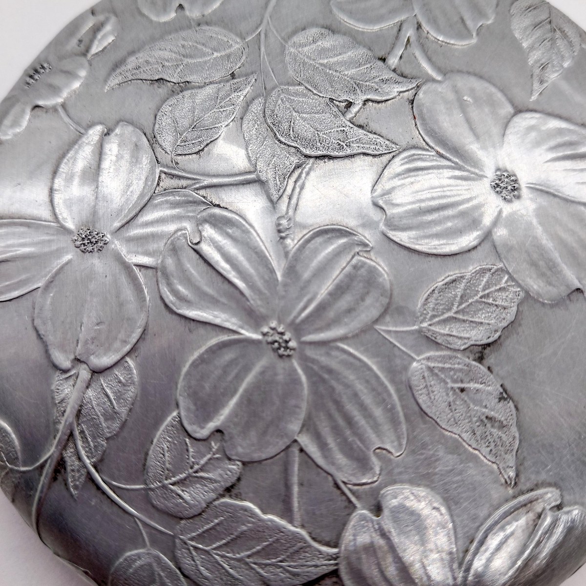 Wendell August Forge Dogwood Trinket Box, Vintage Hand Hammered Aluminum Jewelry Box, 1990s Repousse Keepsake, view 4