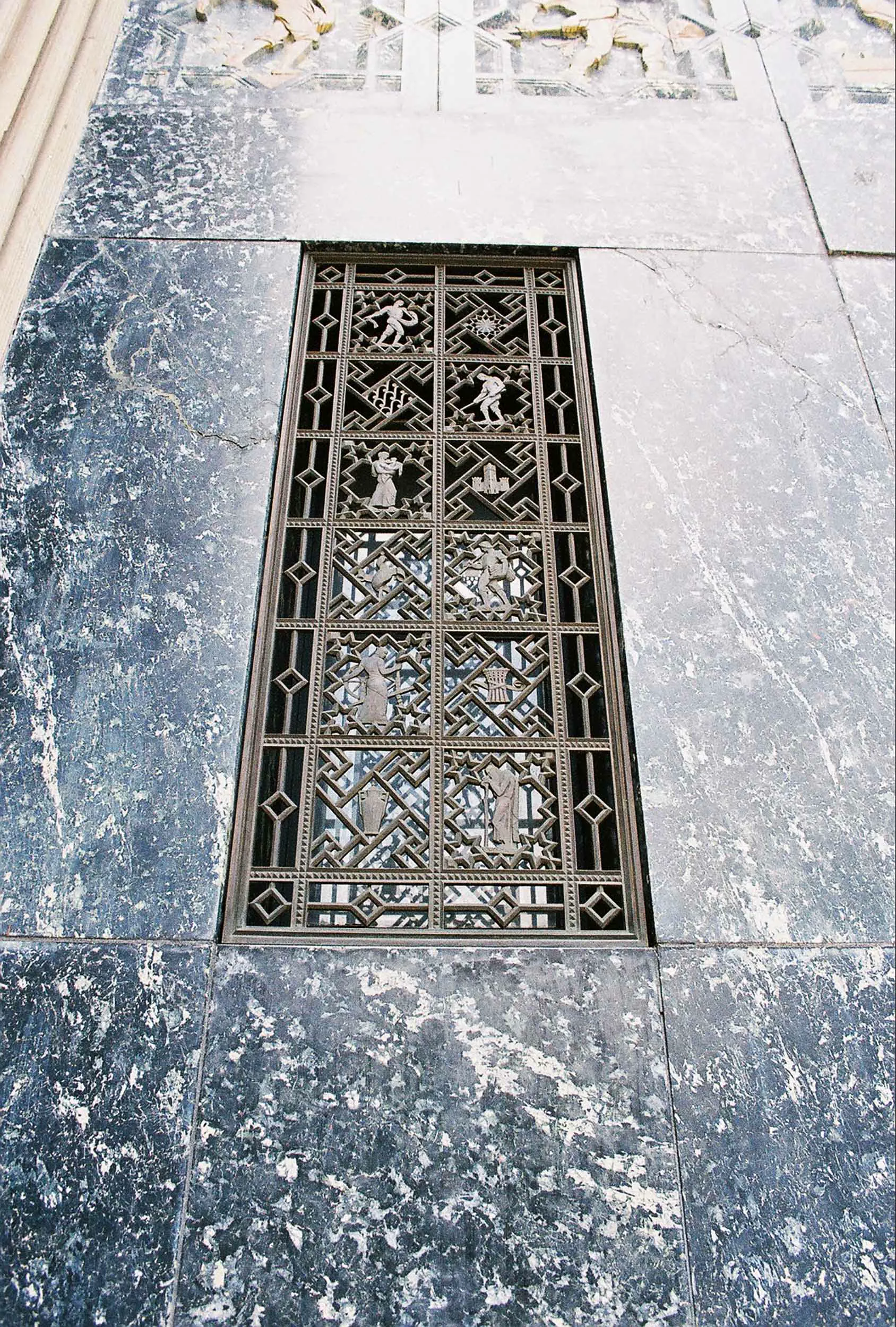 Window grate, Philadelphia