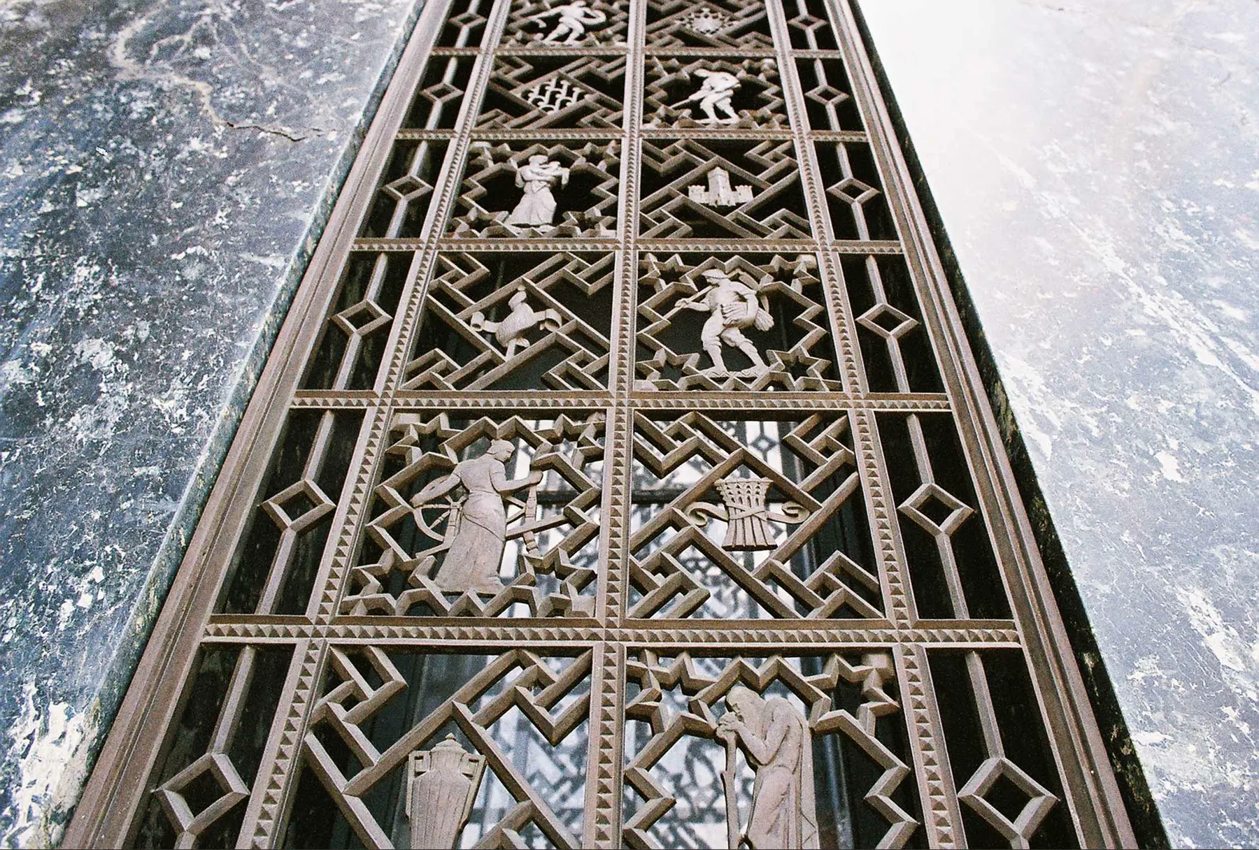 Window grate, Philadelphia